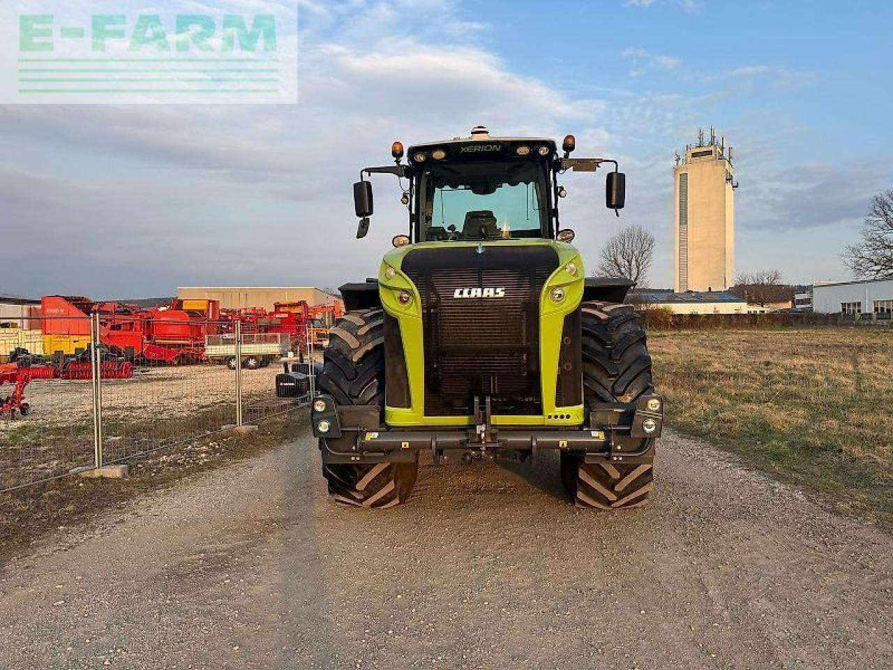 CLAAS xerion 5000 trac vc TRAC VC - Traktor: slika 2 CLAAS xerion 5000 trac vc TRAC VC - Traktor: slika 2