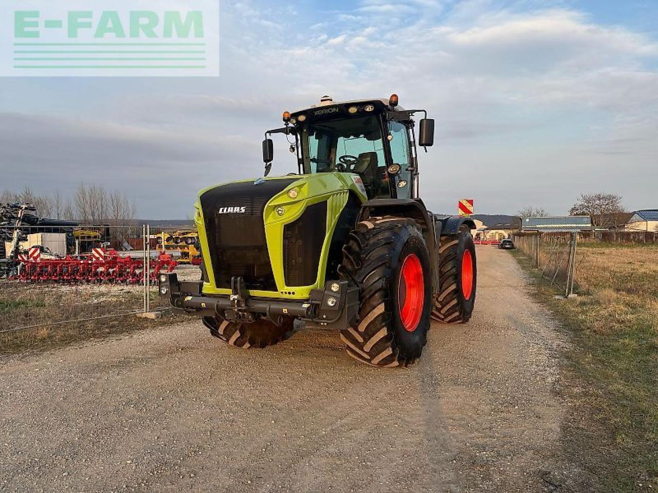 CLAAS xerion 5000 trac vc TRAC VC - Traktor: slika 1 CLAAS xerion 5000 trac vc TRAC VC - Traktor: slika 1