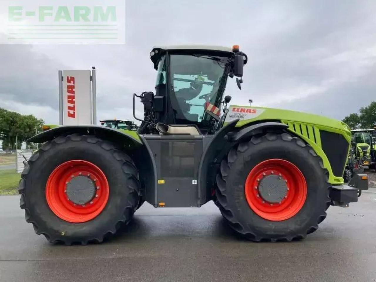 CLAAS xerion 5000 trac vc TRAC VC - Traktor: slika 4 CLAAS xerion 5000 trac vc TRAC VC - Traktor: slika 4