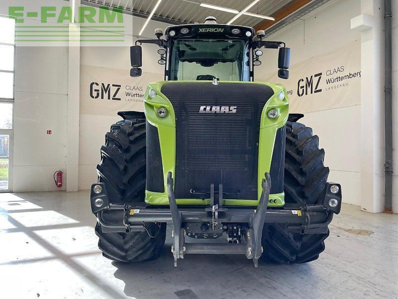 CLAAS xerion 5000 trac vc TRAC VC - Traktor: slika 2 CLAAS xerion 5000 trac vc TRAC VC - Traktor: slika 2