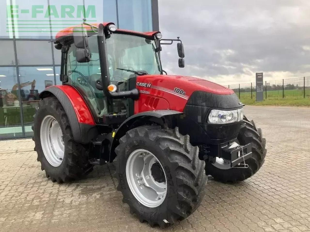 Case-IH farmall 100a - Traktor: slika 2 Case-IH farmall 100a - Traktor: slika 2