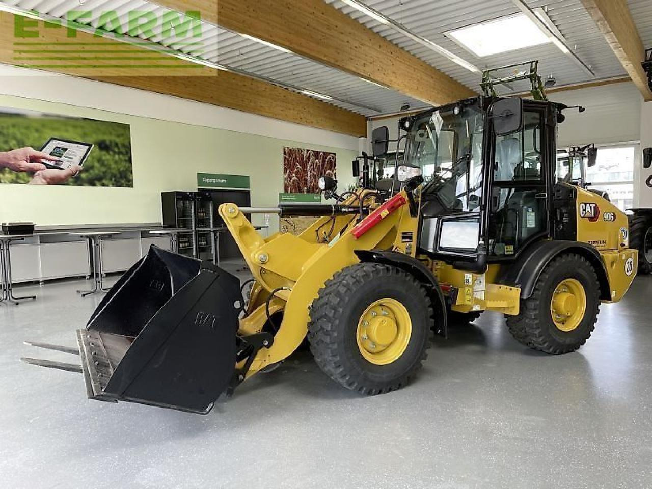 Caterpillar cat 906-14a "t" - Mini bager: slika 4 Caterpillar cat 906-14a "t" - Mini bager: slika 4