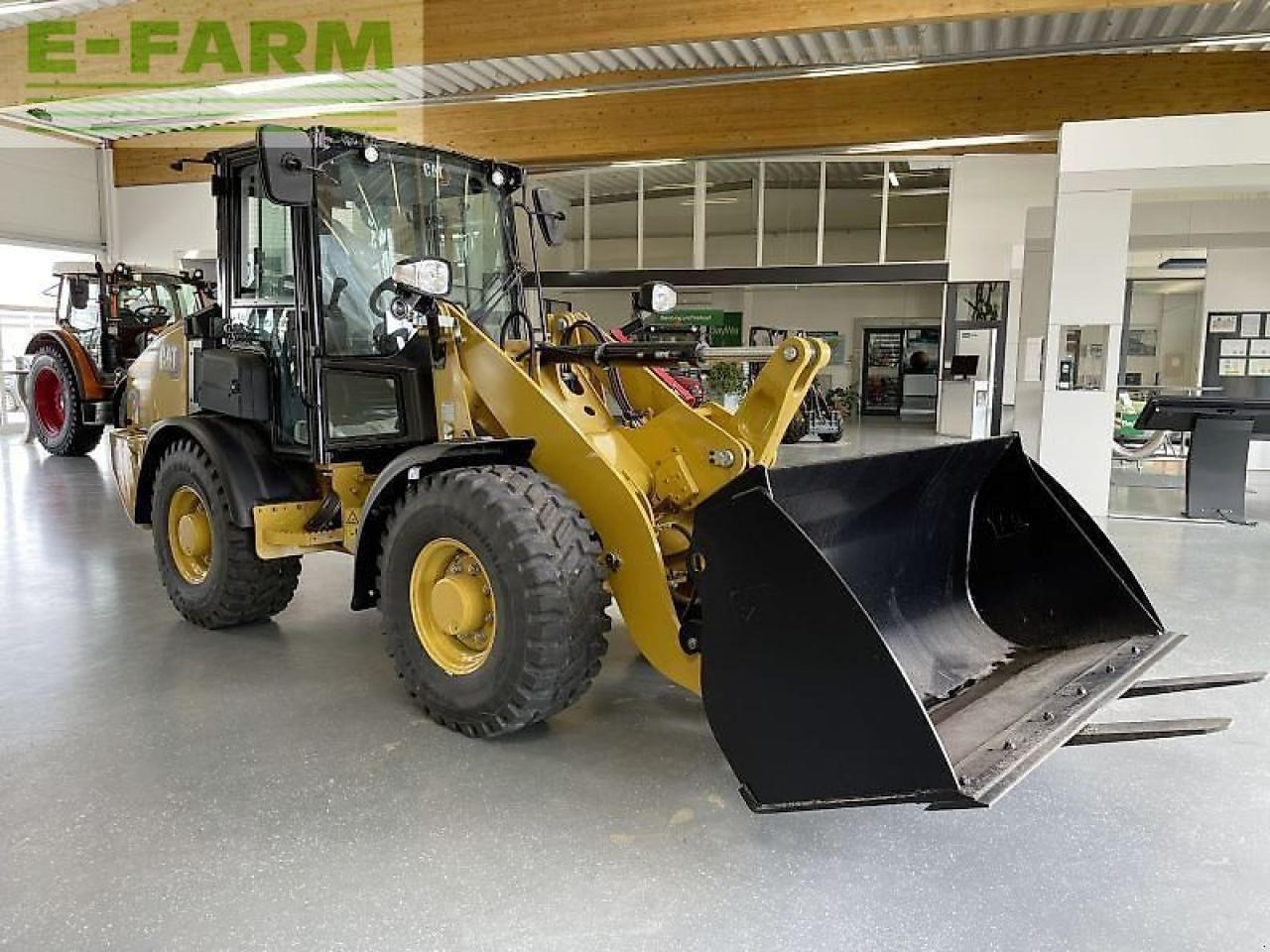 Caterpillar cat 906-14a "t" - Mini bager: slika 1 Caterpillar cat 906-14a "t" - Mini bager: slika 1