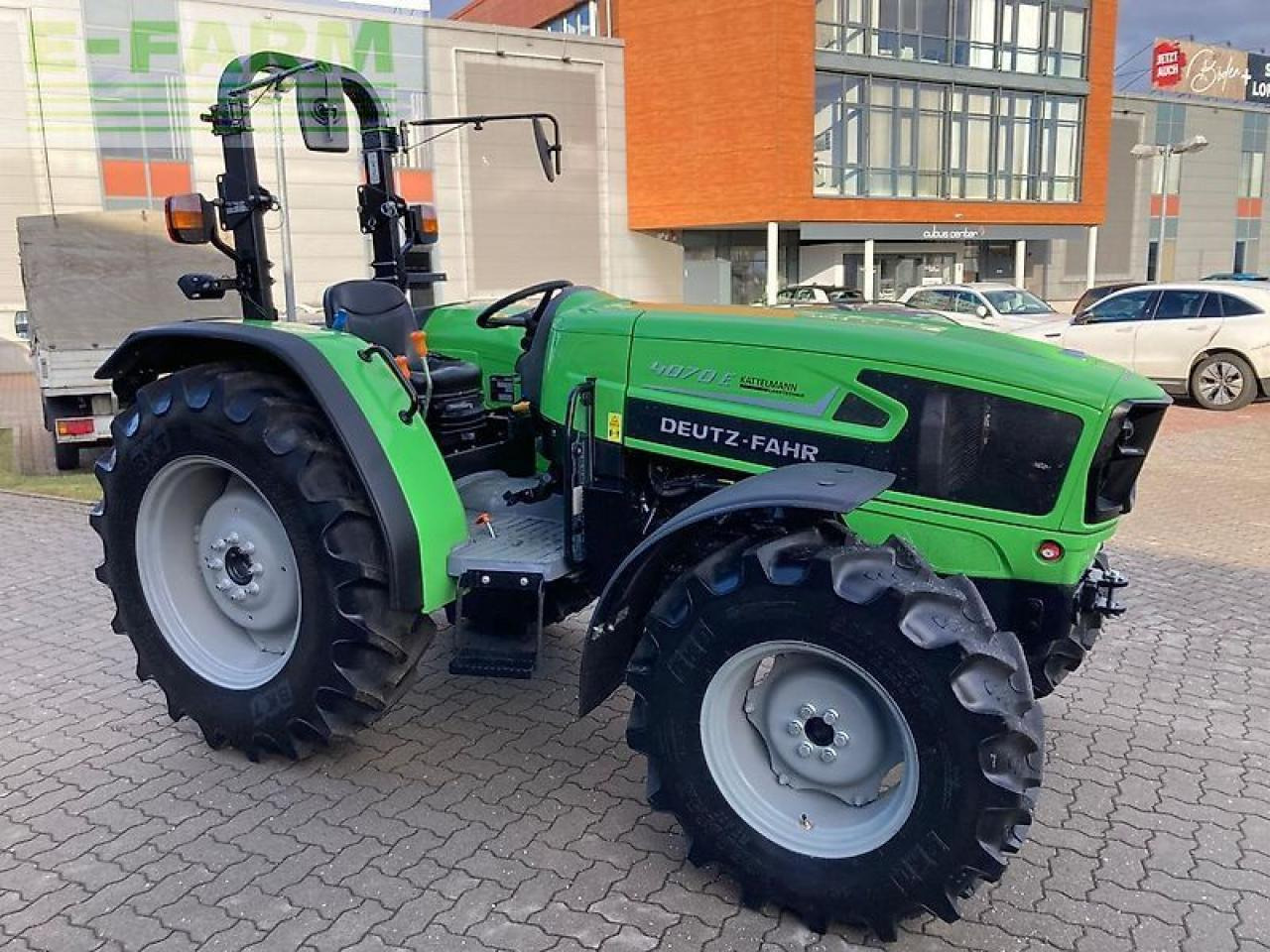 Deutz-Fahr 4070e (neue lagermaschine) - Traktor: slika 3 Deutz-Fahr 4070e (neue lagermaschine) - Traktor: slika 3