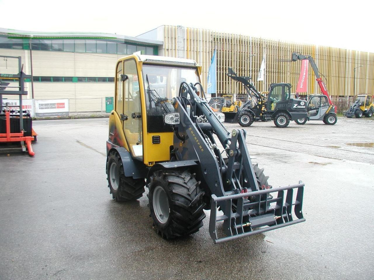 Eurotrac 820 / w12-cs2 - Mini bager: slika 4 Eurotrac 820 / w12-cs2 - Mini bager: slika 4