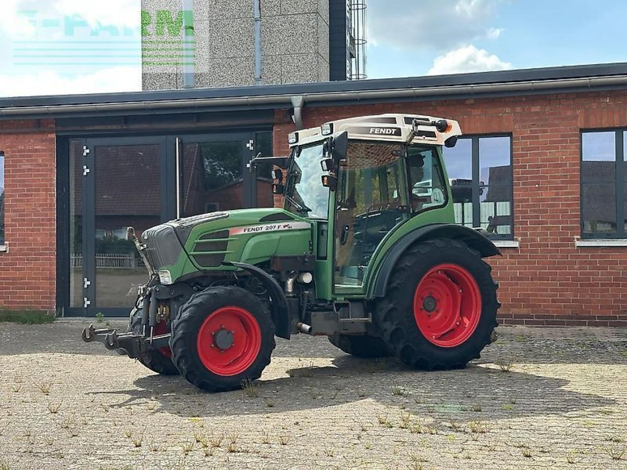 Fendt 207 f vario F - Traktor: slika 2 Fendt 207 f vario F - Traktor: slika 2