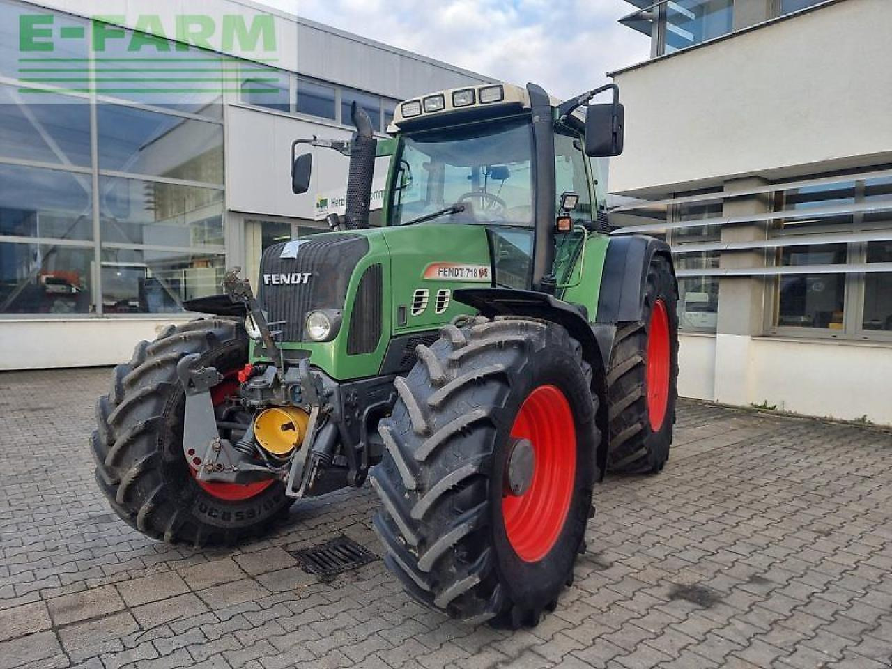Fendt 718 vario comiii - Traktor: slika 1 Fendt 718 vario comiii - Traktor: slika 1