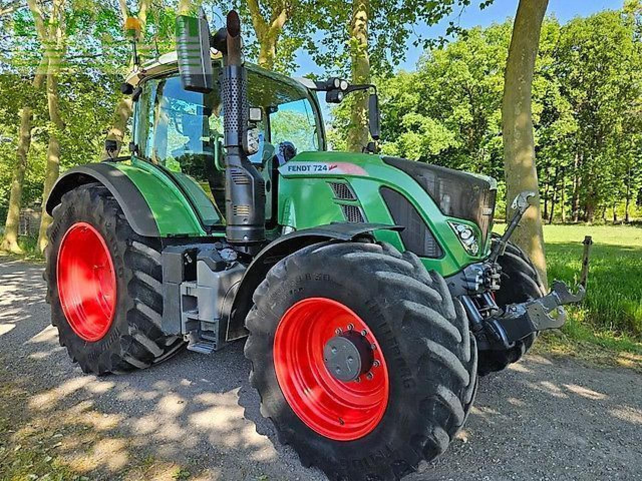 Fendt 724 s4 profi plus rtk ( 718 720 722 ) - Traktor: slika 2 Fendt 724 s4 profi plus rtk ( 718 720 722 ) - Traktor: slika 2
