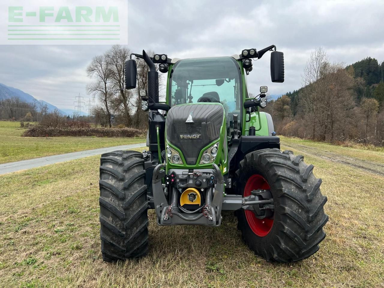 Fendt 724 vario profi+ - Traktor: slika 3 Fendt 724 vario profi+ - Traktor: slika 3