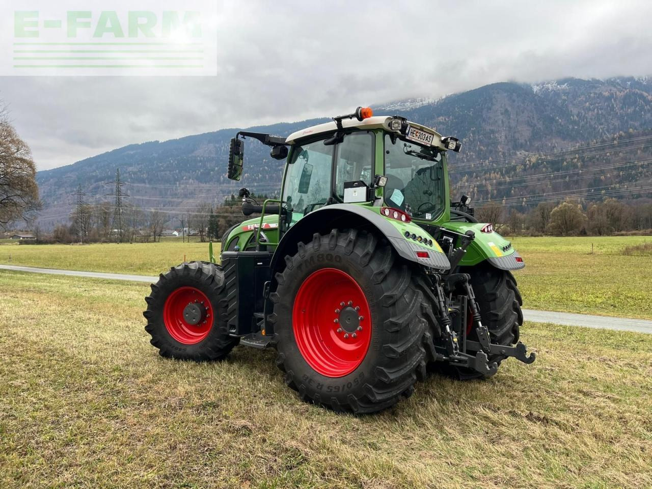 Fendt 724 vario profi+ - Traktor: slika 2 Fendt 724 vario profi+ - Traktor: slika 2
