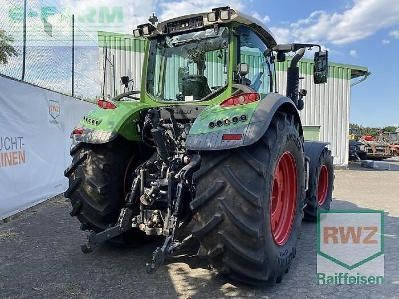 Fendt 724 vario s4 - Traktor: slika 2 Fendt 724 vario s4 - Traktor: slika 2