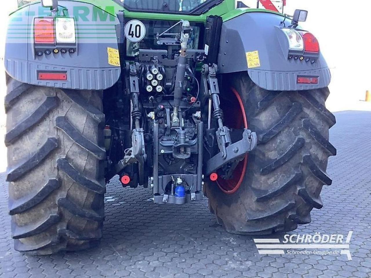 Fendt 824 vario s4 profi plus ProfiPlus - Traktor: slika 2 Fendt 824 vario s4 profi plus ProfiPlus - Traktor: slika 2