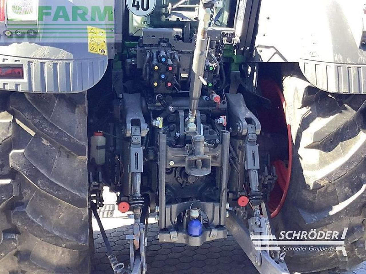Fendt 824 vario s4 profi plus ProfiPlus - Traktor: slika 2 Fendt 824 vario s4 profi plus ProfiPlus - Traktor: slika 2