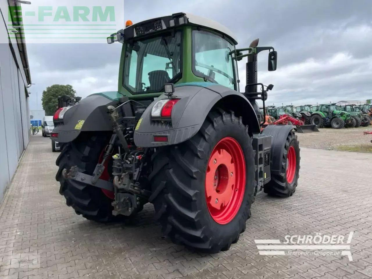 Fendt 824 vario s4 profi plus ProfiPlus - Traktor: slika 3 Fendt 824 vario s4 profi plus ProfiPlus - Traktor: slika 3