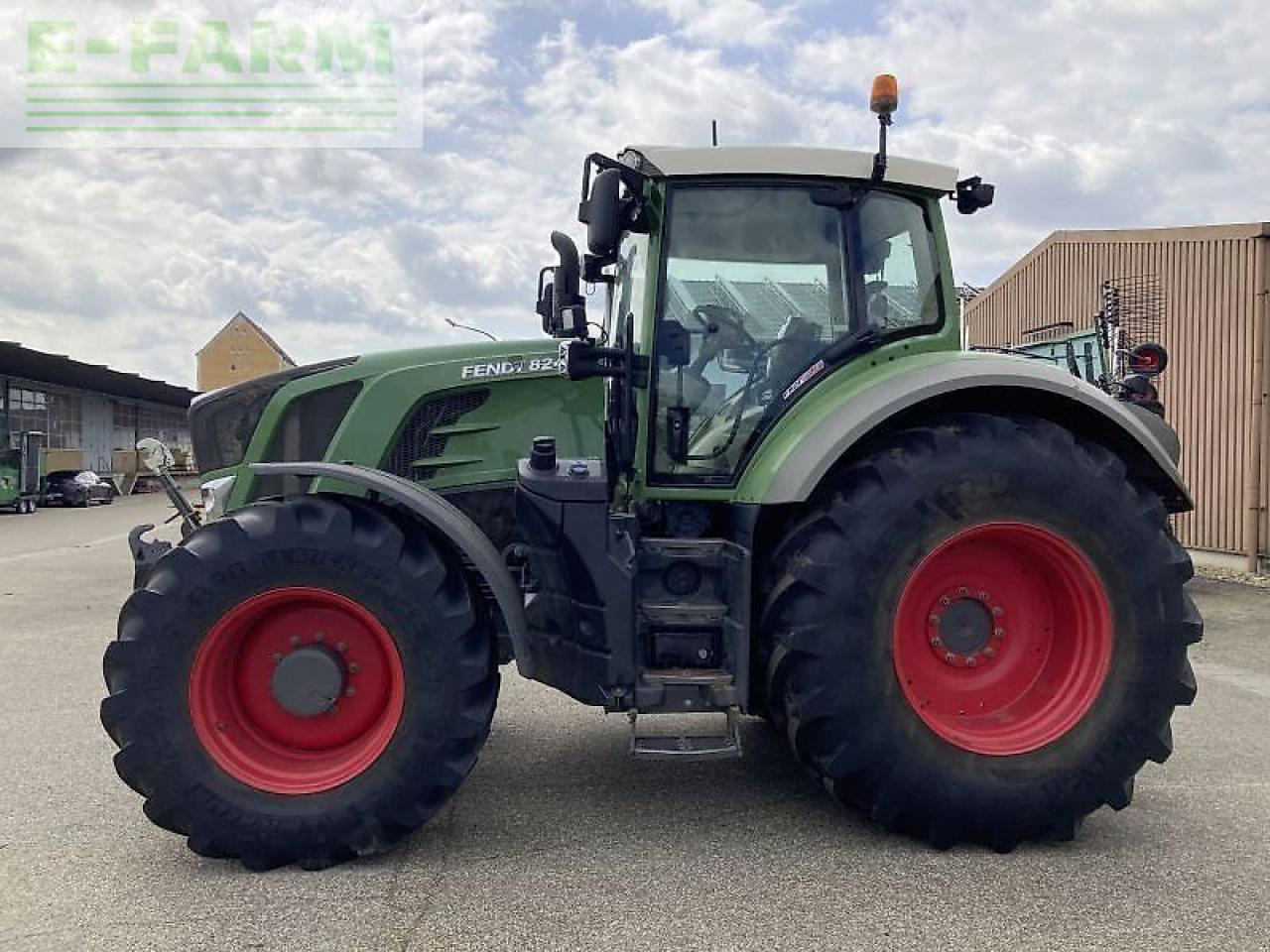 Fendt 824 vario s4 profi plus ProfiPlus - Traktor: slika 3 Fendt 824 vario s4 profi plus ProfiPlus - Traktor: slika 3