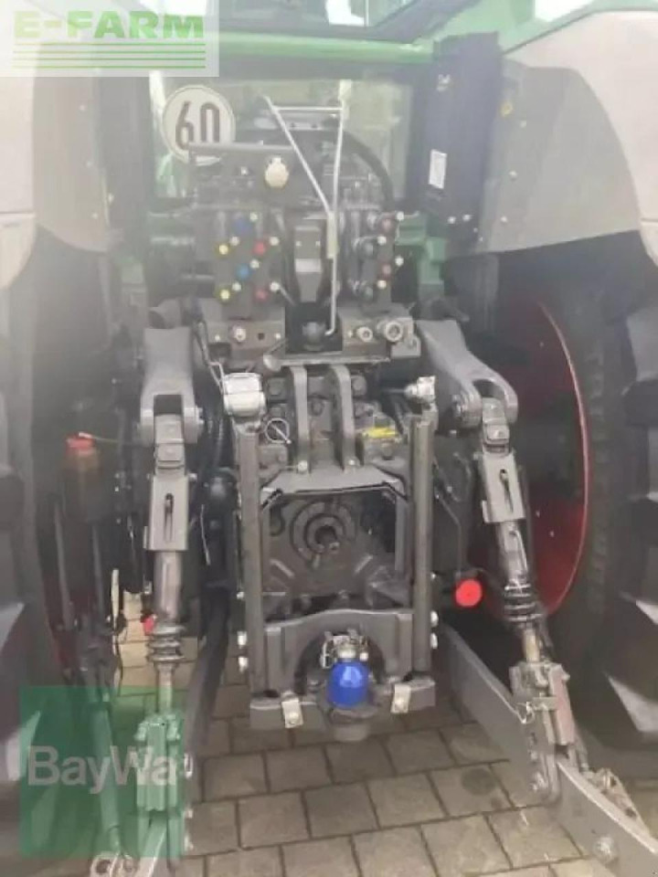 Fendt 824 vario scr profi - Traktor: slika 4 Fendt 824 vario scr profi - Traktor: slika 4