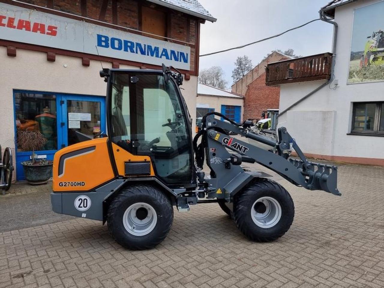 Giant g 2700 hd mit kabine und euro aufnamhe - Kolesni nakladalec: slika 2 Giant g 2700 hd mit kabine und euro aufnamhe - Kolesni nakladalec: slika 2