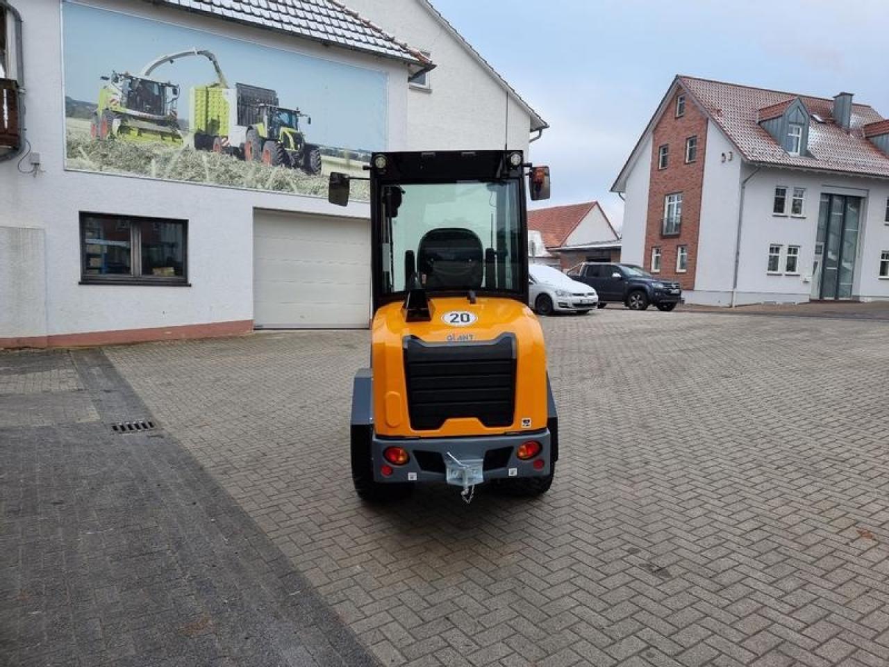 Giant g 2700 hd mit kabine und euro aufnamhe - Kolesni nakladalec: slika 4 Giant g 2700 hd mit kabine und euro aufnamhe - Kolesni nakladalec: slika 4