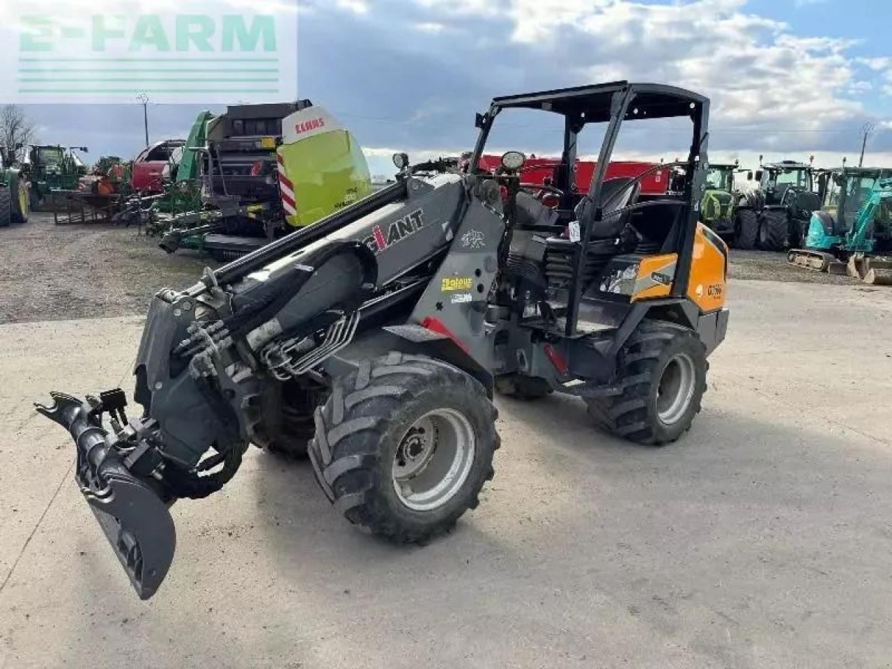 Giant g3500 - Kolesni nakladalec: slika 1 Giant g3500 - Kolesni nakladalec: slika 1