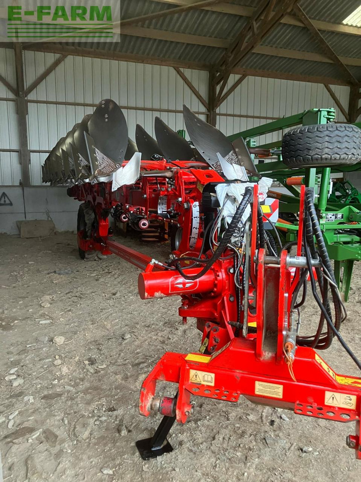 Gregoire Besson 8 corps - Plug: slika 1 Gregoire Besson 8 corps - Plug: slika 1