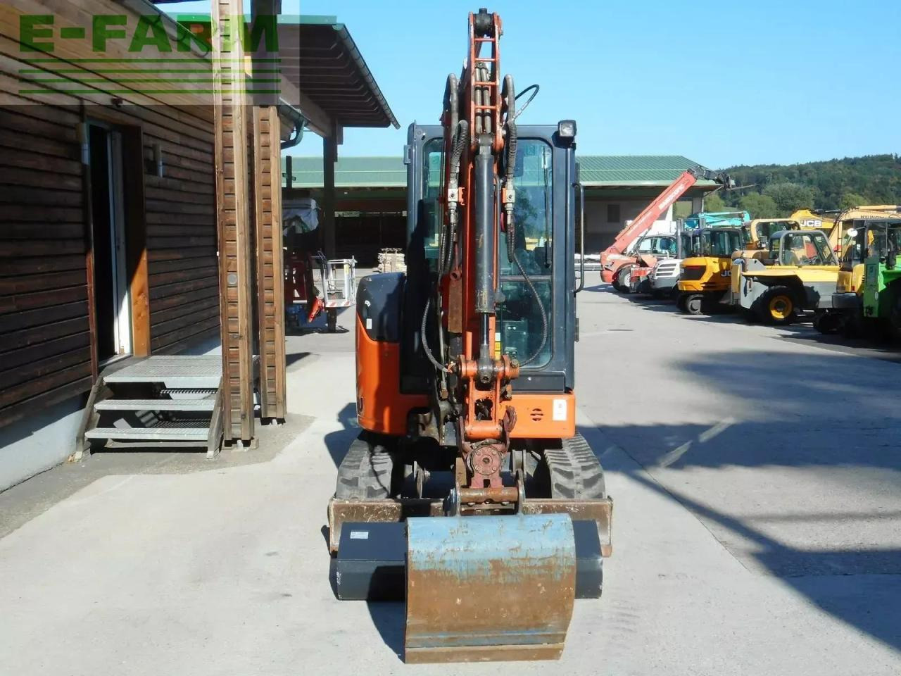 Hitachi zx26u-6 ( 2.740kg ) powertilt - Mini bager: slika 5 Hitachi zx26u-6 ( 2.740kg ) powertilt - Mini bager: slika 5