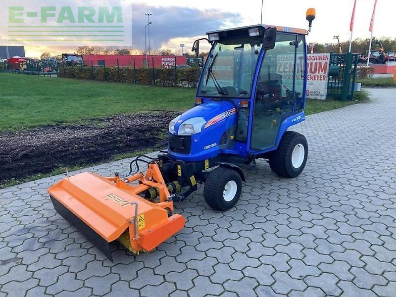 Iseki tgx 237 kehrmaschine, sichermäher - Traktor: slika 1 Iseki tgx 237 kehrmaschine, sichermäher - Traktor: slika 1