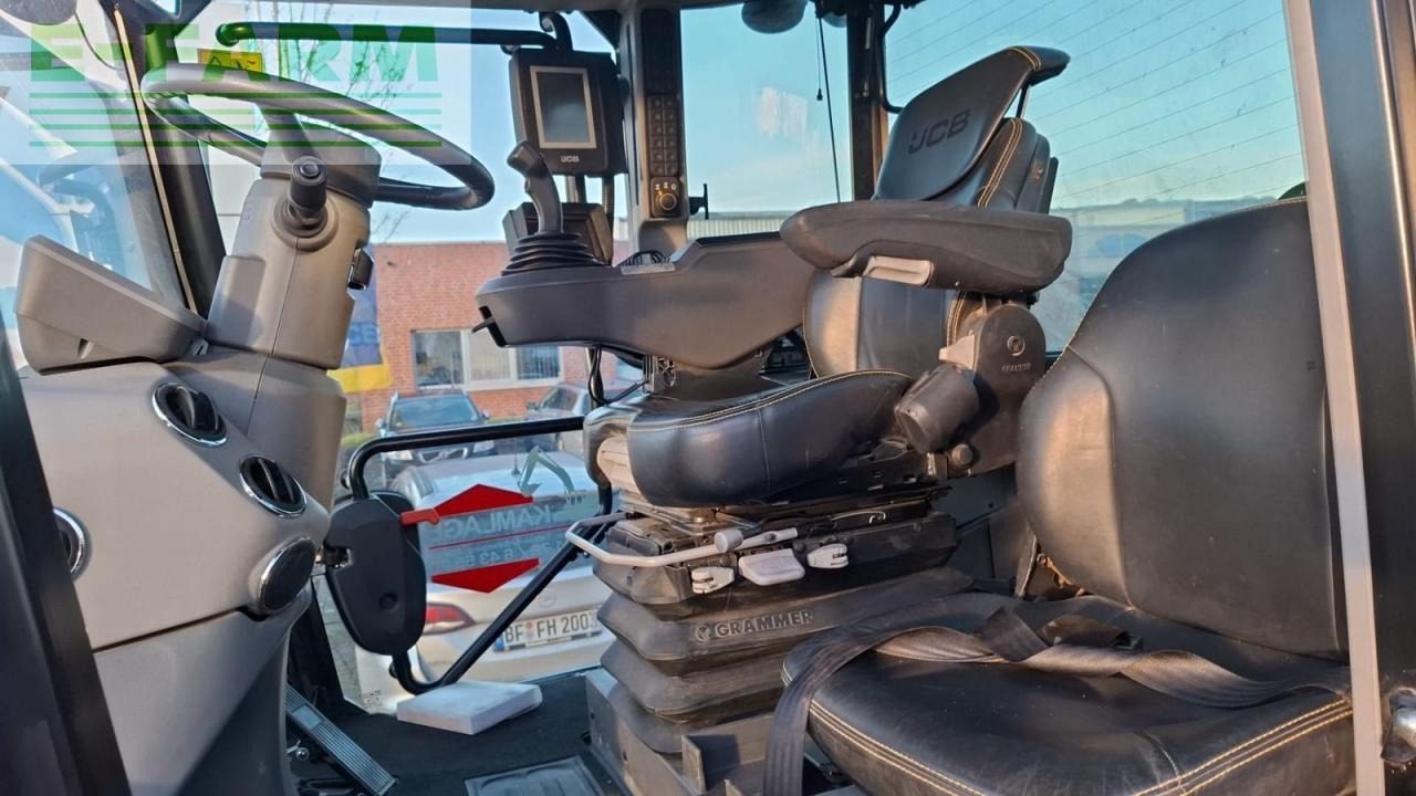 Traktor JCB 4220 fastrac: slika 6 Traktor JCB 4220 fastrac: slika 6