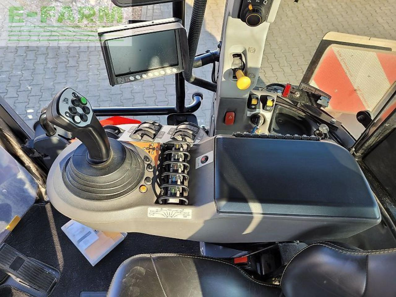Traktor JCB 4220 fastrac: slika 7