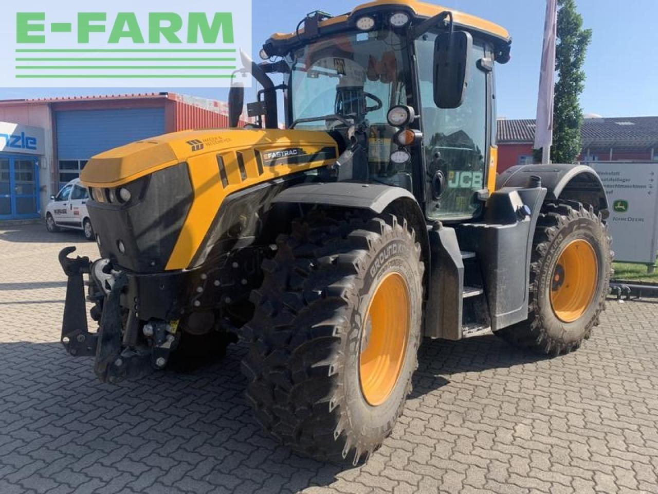 JCB 4220 fasttrac mit jd-autotrac vorbereitung + stoll - Traktor: slika 1 JCB 4220 fasttrac mit jd-autotrac vorbereitung + stoll - Traktor: slika 1