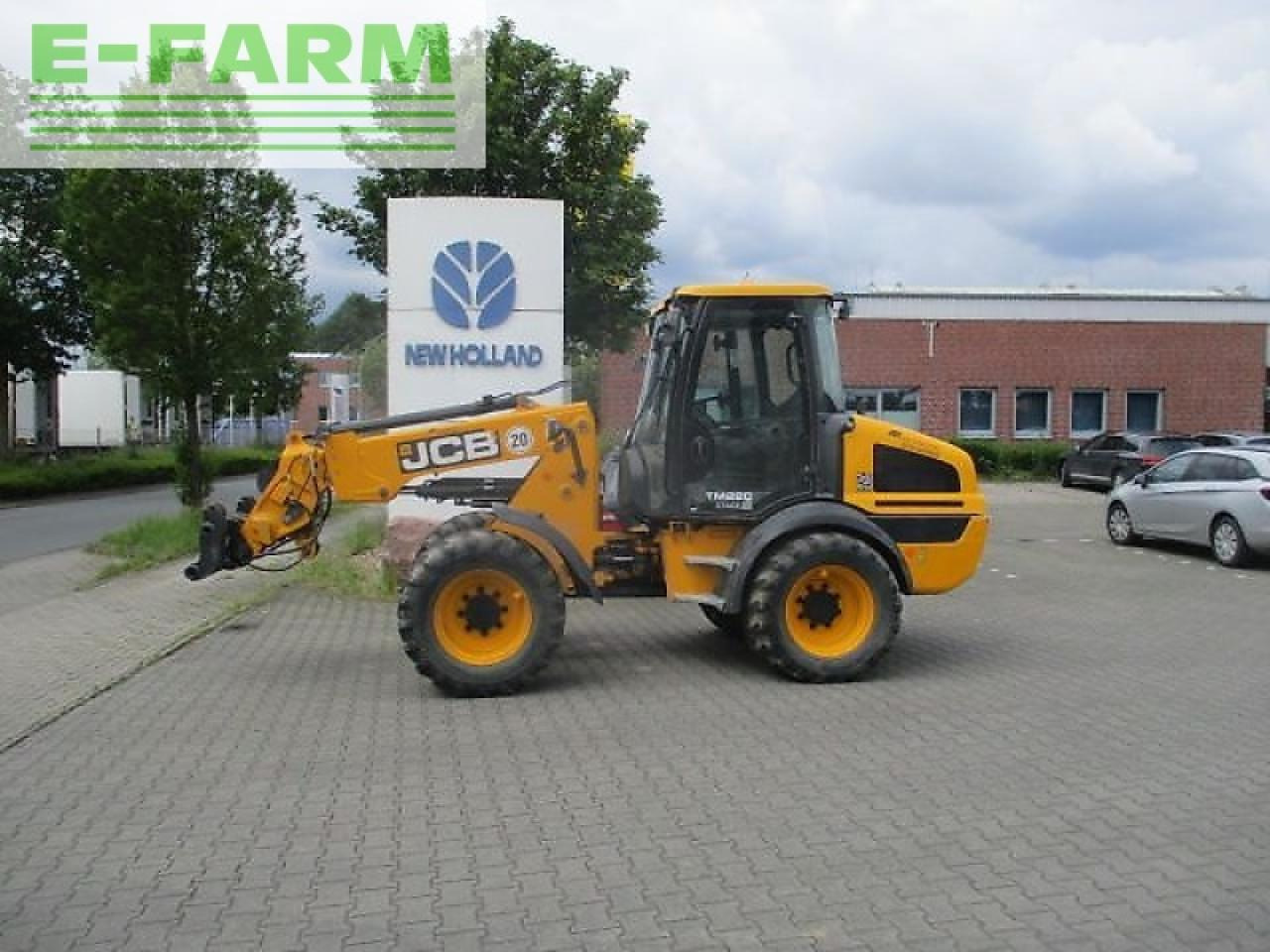 JCB tm 220 teleskopradlader - Mini bager: slika 1 JCB tm 220 teleskopradlader - Mini bager: slika 1
