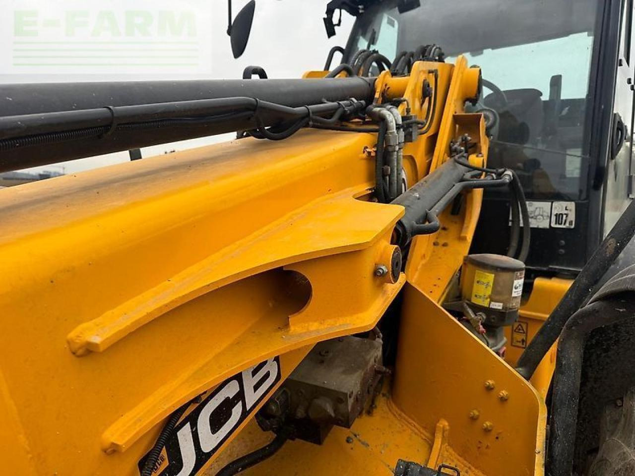 JCB tm 420 - Teleskopski viličar: slika 2 JCB tm 420 - Teleskopski viličar: slika 2