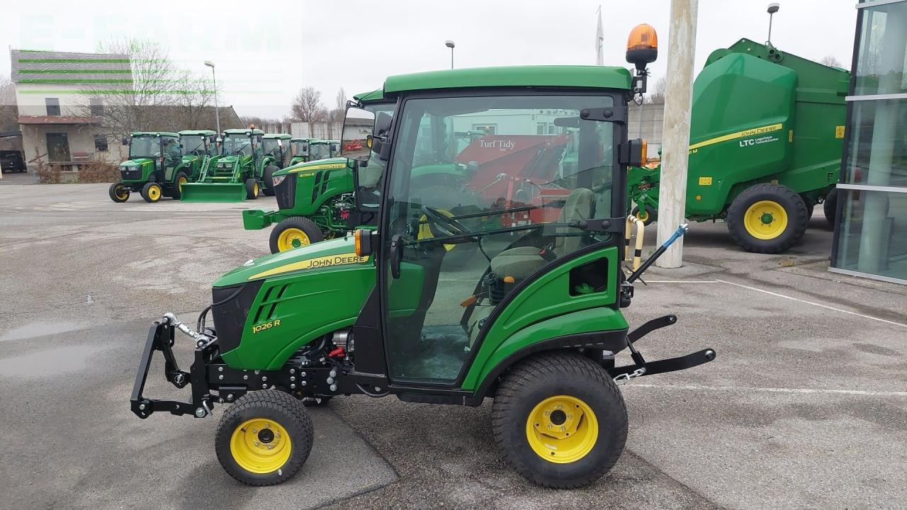 John Deere 1026R - Traktor: slika 2 John Deere 1026R - Traktor: slika 2