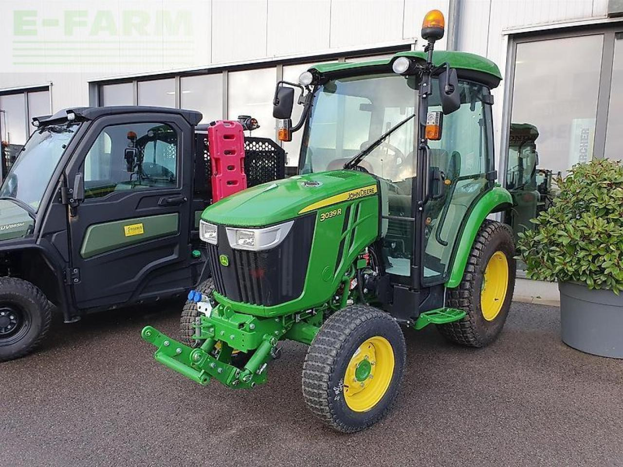 John Deere 3039r neumaschine - Traktor: slika 1 John Deere 3039r neumaschine - Traktor: slika 1