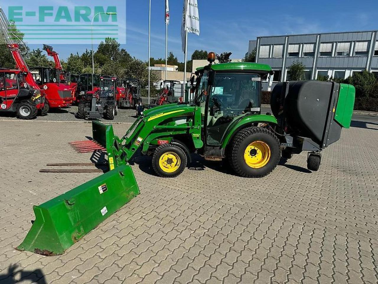 John Deere 3720 - Traktor: slika 2 John Deere 3720 - Traktor: slika 2