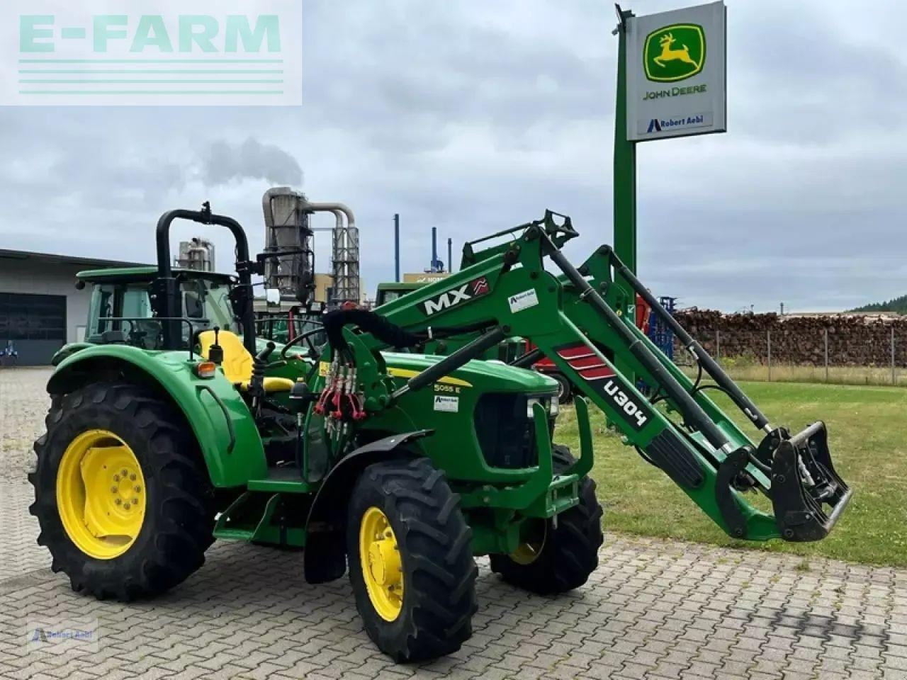 John Deere 5055e - Traktor: slika 1 John Deere 5055e - Traktor: slika 1