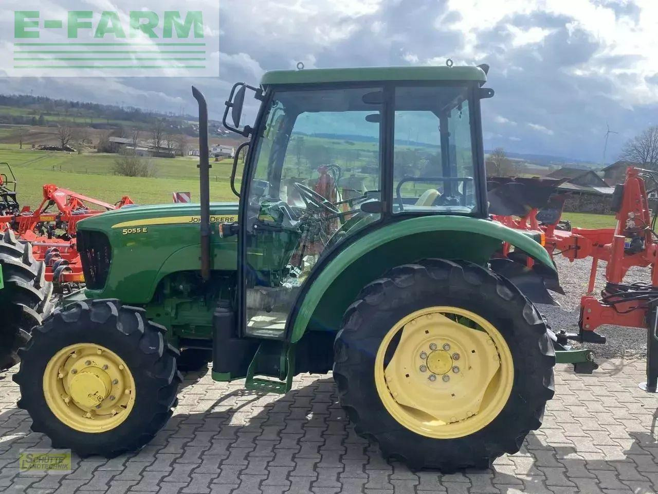 John Deere 5055e - Traktor: slika 3 John Deere 5055e - Traktor: slika 3