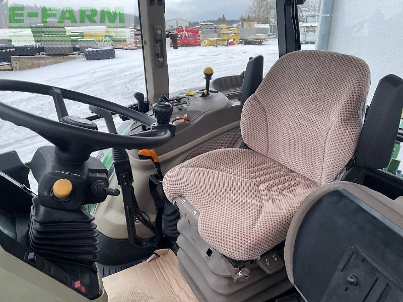 John Deere 5075 m - Traktor: slika 5 John Deere 5075 m - Traktor: slika 5