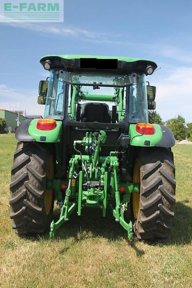John Deere 5075m - Traktor: slika 2 John Deere 5075m - Traktor: slika 2
