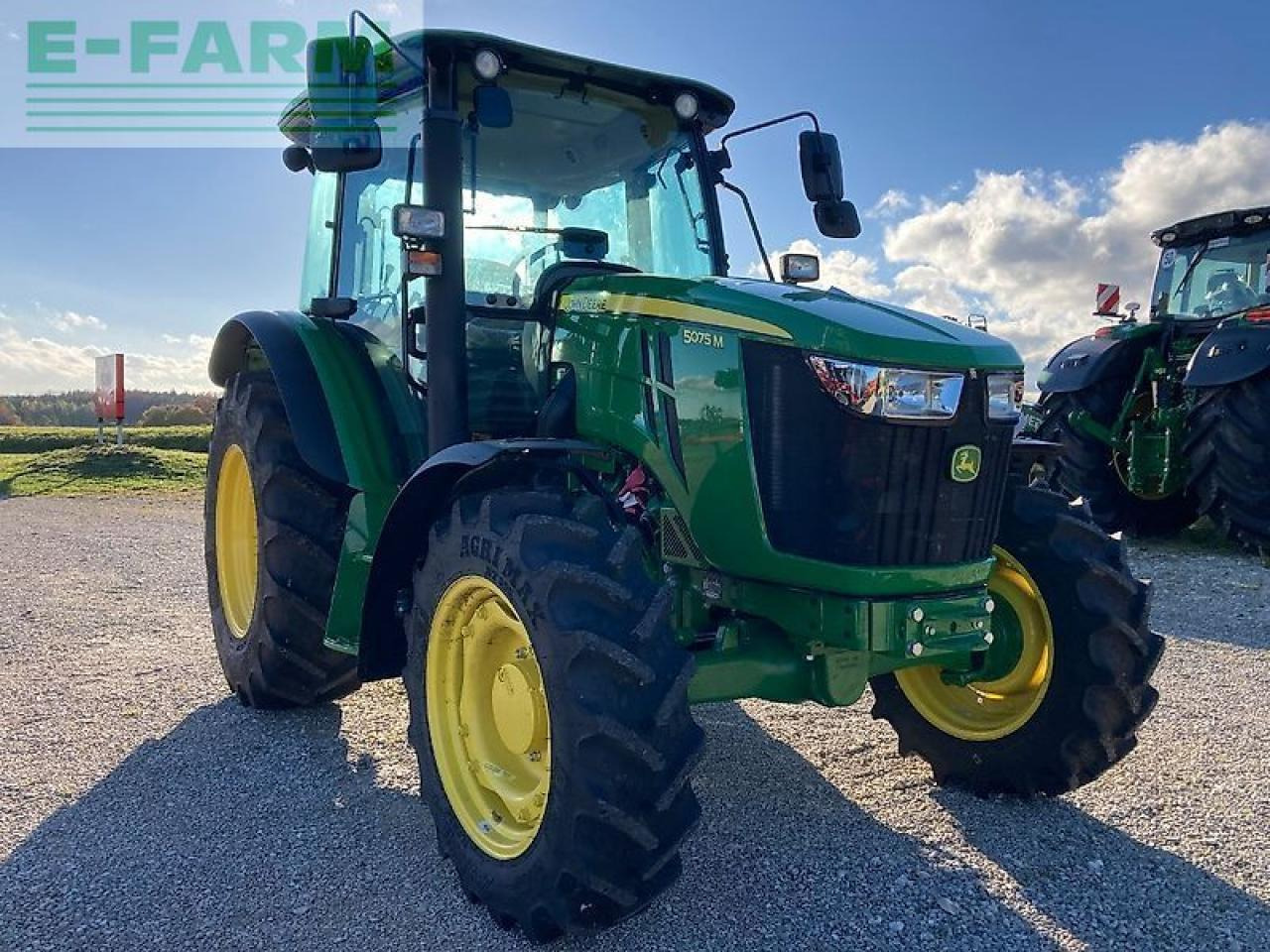 John Deere 5075m - Traktor: slika 3 John Deere 5075m - Traktor: slika 3