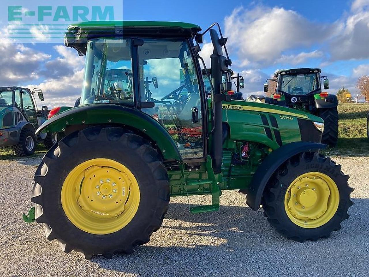John Deere 5075m - Traktor: slika 4 John Deere 5075m - Traktor: slika 4