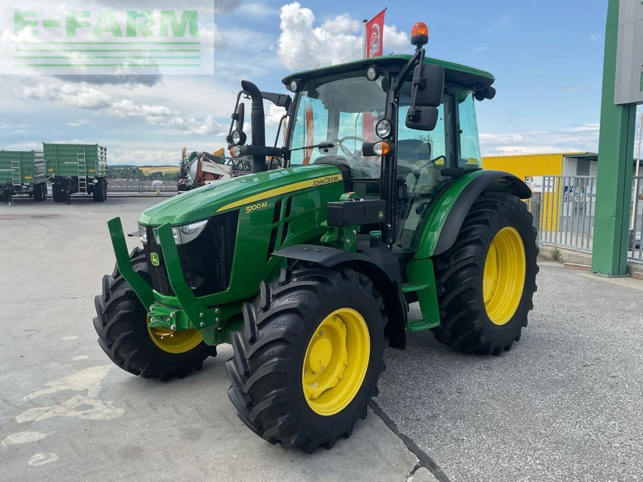 John Deere 5100M - Traktor: slika 1 John Deere 5100M - Traktor: slika 1