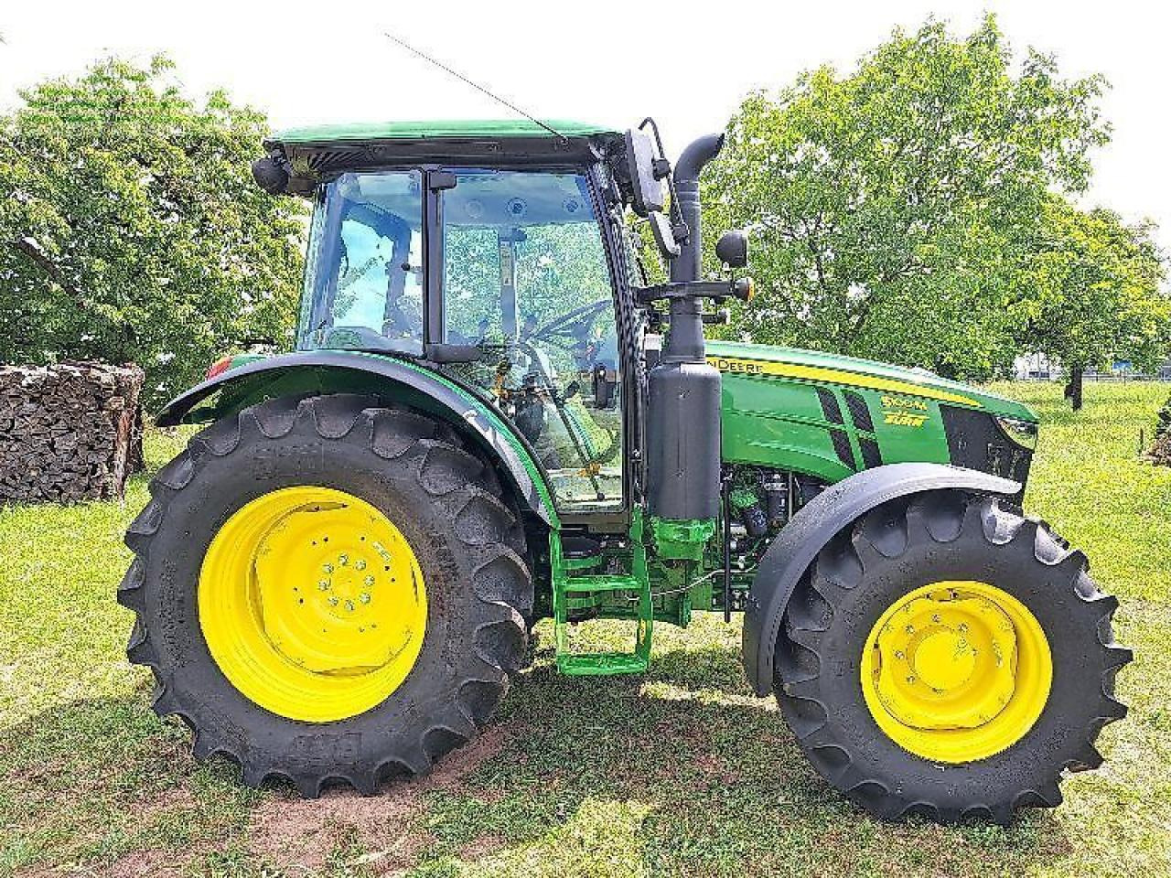 John Deere 5100m - Traktor: slika 1 John Deere 5100m - Traktor: slika 1