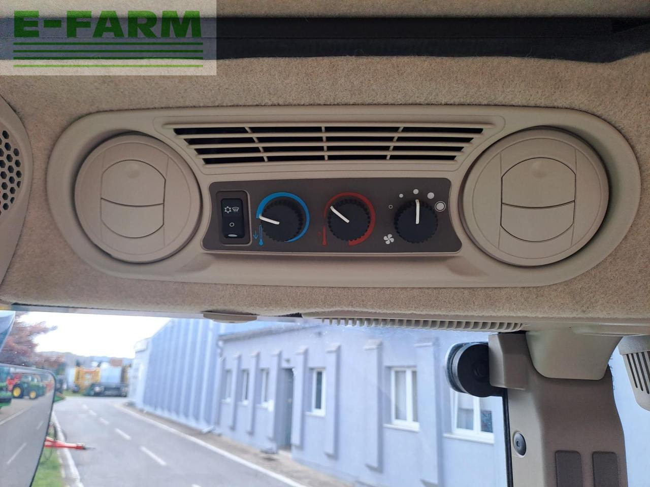 John Deere 5125R - Traktor: slika 5 John Deere 5125R - Traktor: slika 5