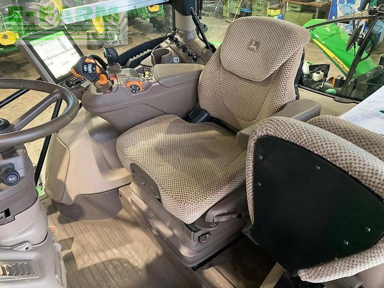 John Deere 6130r - Traktor: slika 2 John Deere 6130r - Traktor: slika 2