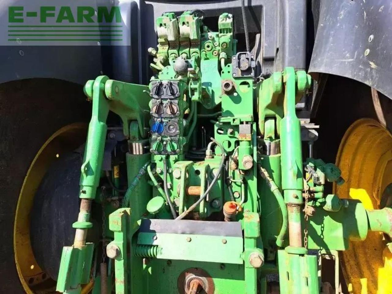 Traktor John Deere 6215r: slika 8