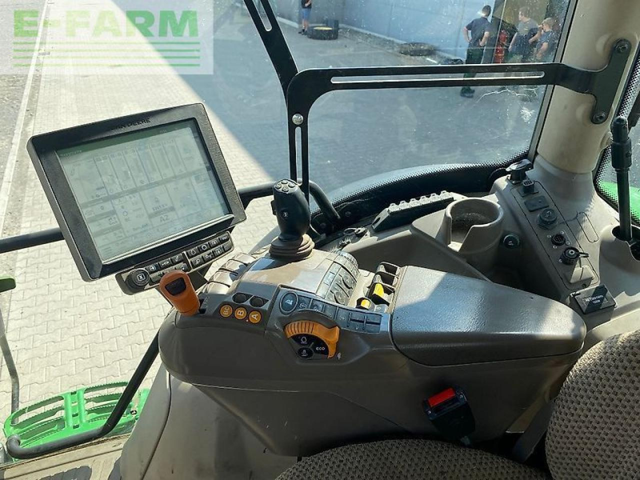 Traktor John Deere 6215r: slika 9