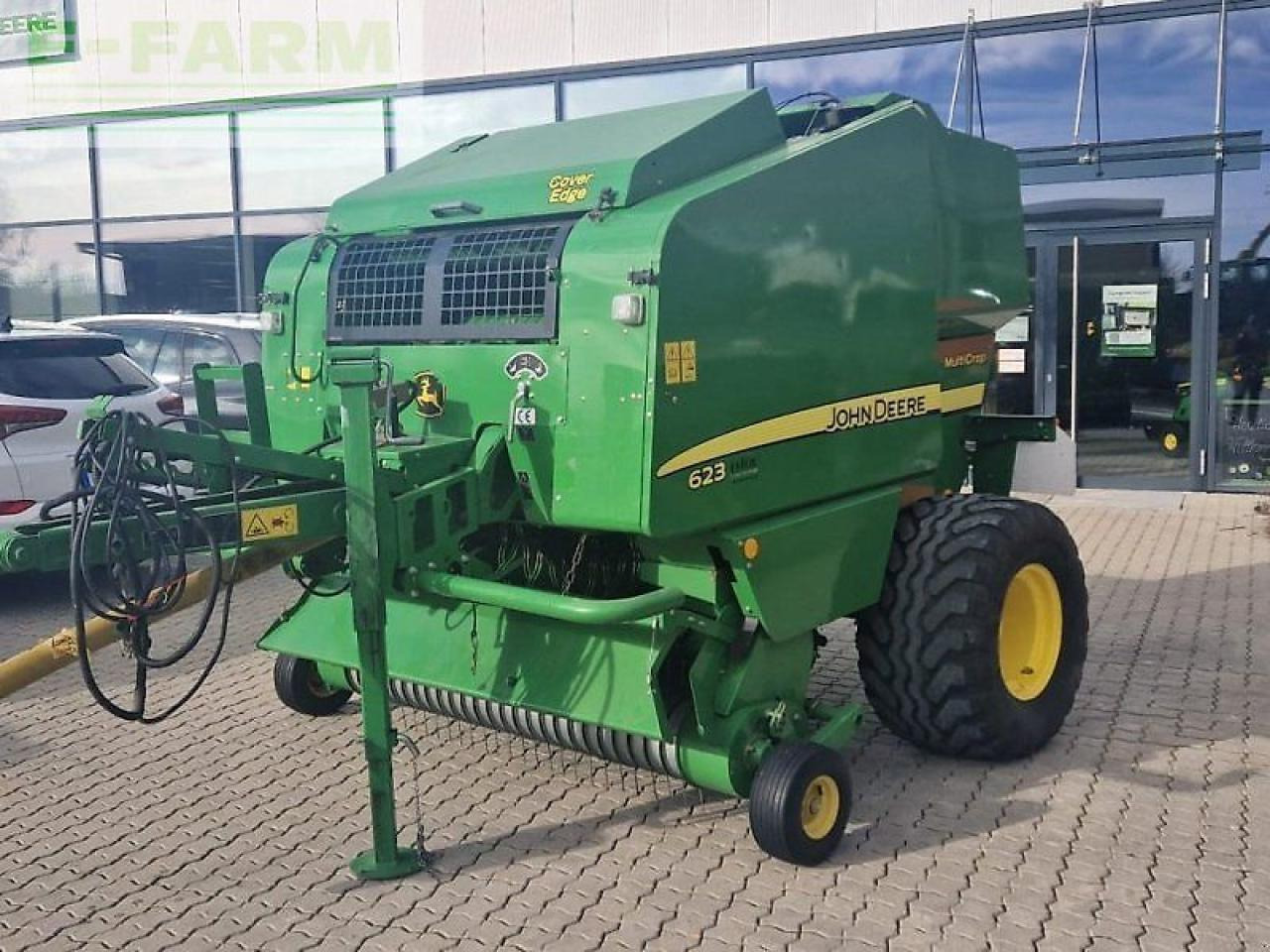 John Deere 623 multicrop - Balirka za kvadratne bale: slika 1 John Deere 623 multicrop - Balirka za kvadratne bale: slika 1