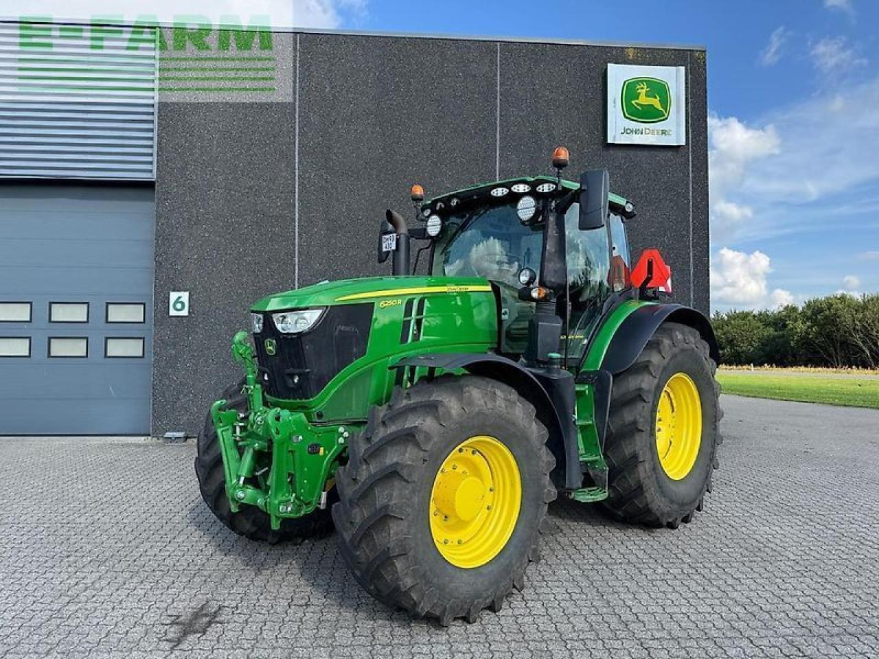 John Deere 6250r - Traktor: slika 1 John Deere 6250r - Traktor: slika 1