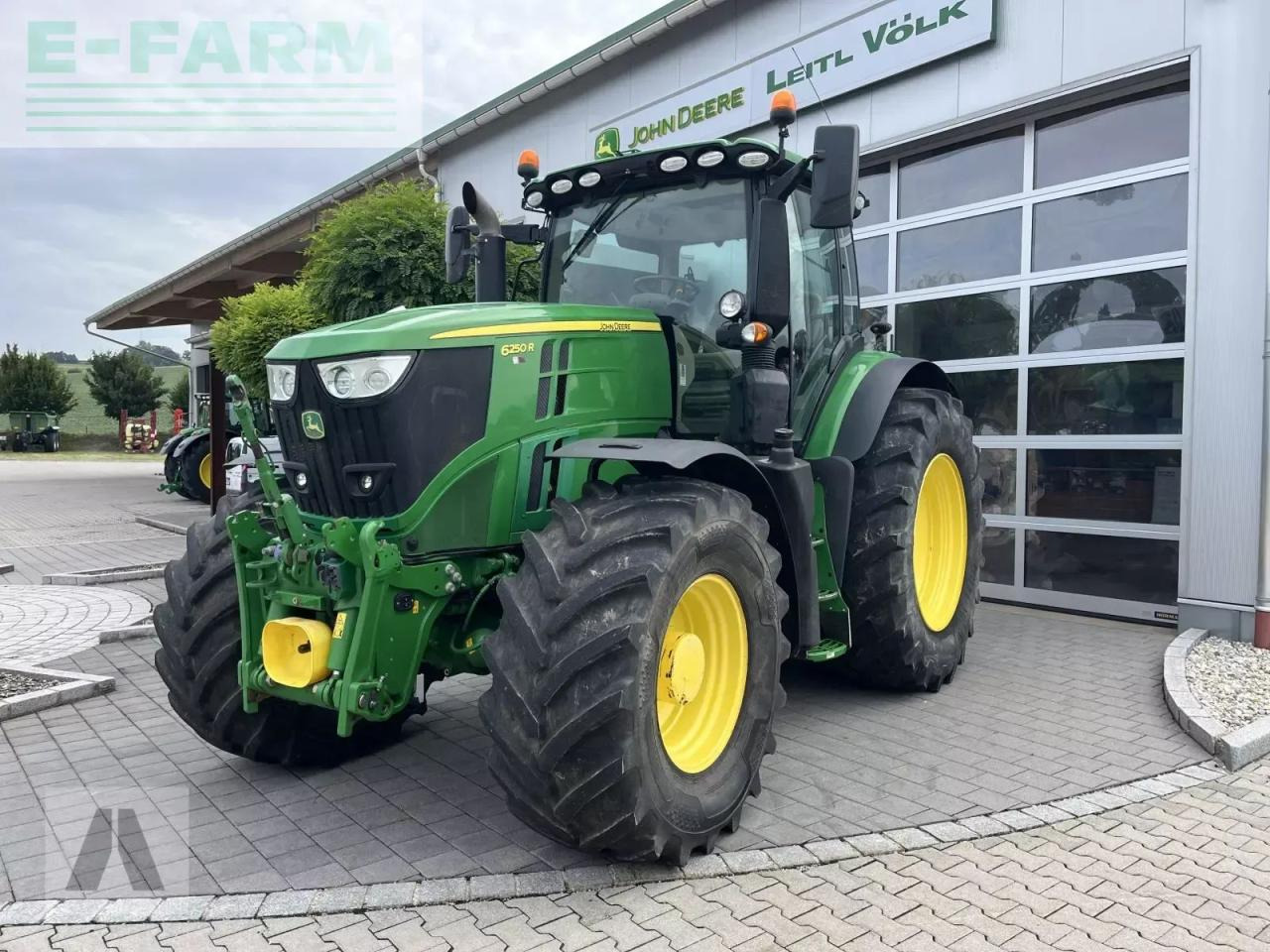 John Deere 6250r - Traktor: slika 1 John Deere 6250r - Traktor: slika 1