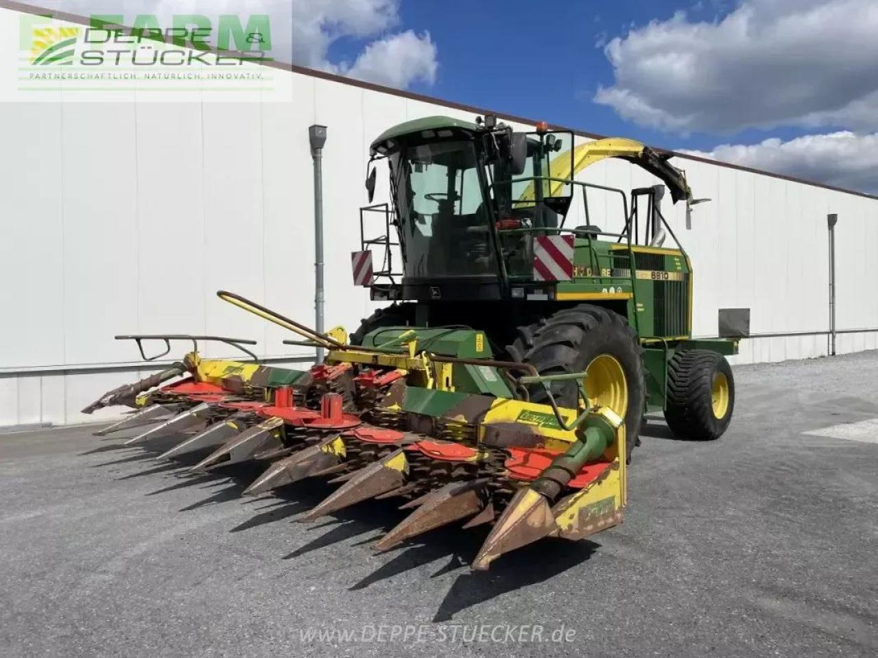 John Deere 6810 - Kombajn za krmo: slika 1 John Deere 6810 - Kombajn za krmo: slika 1